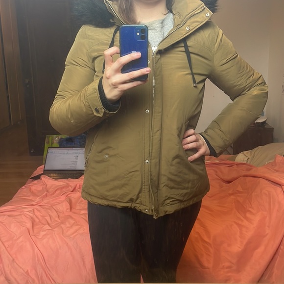 Zara Olive Green Winter Coat with Faux Fur Lining- Size Medium - Picture 2 of 8